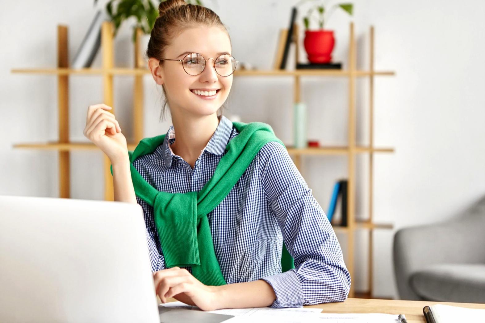 Ambiente di coaching professionale con spazi dedicati alla crescita personale